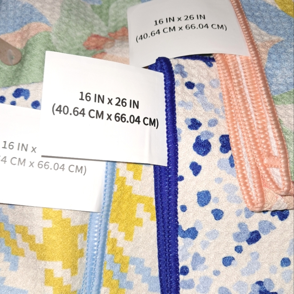 Room Essentials NWT 3pc Waffle Texture Hand Towel Set In Floral/Splatter/Hounds - Picture 2 of 10